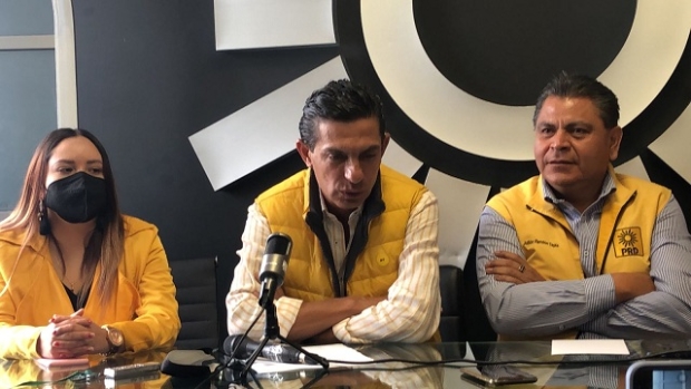 En el PRD-Puebla no hay ruptura, solo desconocimiento de las finanzas: Carlos Martínez