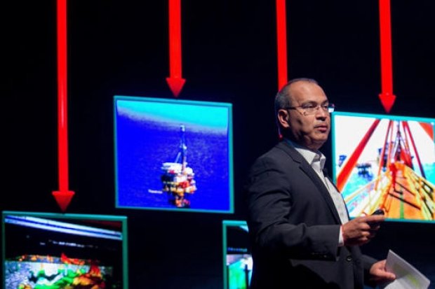 Carlos Treviño, exdirector de Pemex, está detenido en EU, informa Sheinbaum