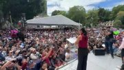 Abarrota &ldquo;La Bonita&rdquo; S&aacute;nchez el Z&oacute;calo al registrarse en proceso interno de Morena