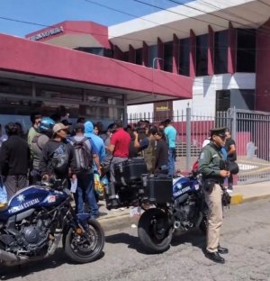 Falla t&eacute;cnica retrasa entrega de hologramas para cascos de motociclistas en Puebla