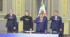 Barbosa reconoce el trabajo legislativo del Congreso de Puebla