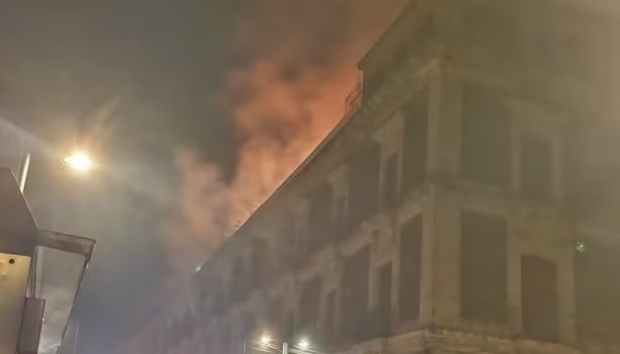¿Qué pasó en el Centro Histórico de CDMX hoy? Incendio casi consume bodega de productos chinos