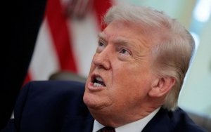 Trump amaga con bombardear Ir&aacute;n hasta la 'aniquilaci&oacute;n'; asegura que le ha pedido un alto al fuego