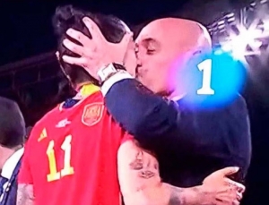 FIFA inicia procedimiento contra Luis Rubiales por beso a Jenni Hermoso