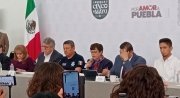Gobierno de Puebla financiar&aacute; calcoman&iacute;as para cascos de motociclistas