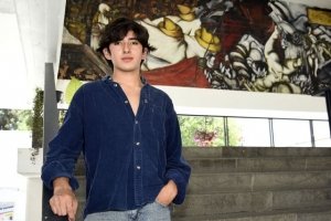 Alumno de la BUAP obtiene reconocimiento internacional en certamen de cartelismo inspirado en la poes&iacute;a