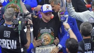 William Scull, el rival más &#039;bulto&#039; de Canelo Álvarez en años