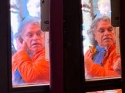 &iquest;Fingi&oacute; su muerte? Aseguran que Juan Gabriel fue grabado en cafeter&iacute;a de Par&iacute;s