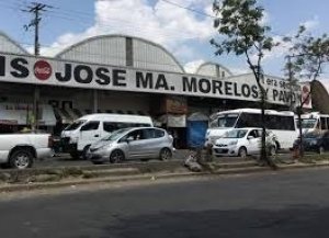 Suspenden 30 comercios en mercados por estar irregulares
