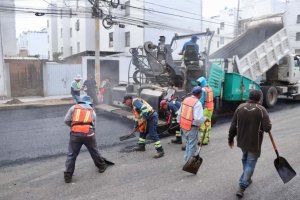 Avanza Gobierno de la Ciudad con rehabilitaci&oacute;n vial en la unidad habitacional Loma Bella