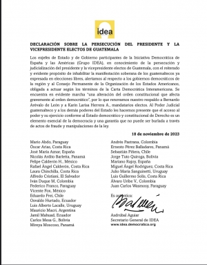 Guatemala: 28 expresidentes se pronuncian contra persecución a Bernardo Arévalo