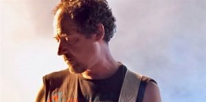 Integrante de 'Caifanes' despierta milagrosamente tras sufrir derrame cerebral y pasar casi dos meses en coma