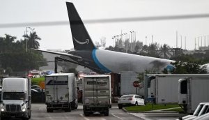 Avi&oacute;n de Prime Air se sale de la pista y se incendia en aeropuerto de Miami