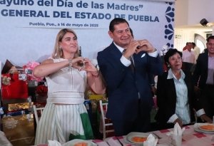 Reconocen el Gobernador Alejandro Armenta y la Fiscal Idamis Pastor, labor de madres trabajadoras de la Fiscalía General del Estado de Puebla