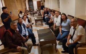 Regresan a México los 17 peregrinos poblanos atrapados en Israel