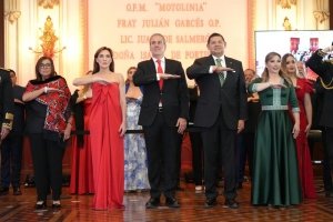 Encabezan Alejandro Armenta y Pepe Chedraui ceremonia del Grito de Independencia