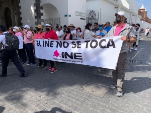 Puebla se sumó a la marcha a favor del INE, acuden organizaciones civiles y partidos
