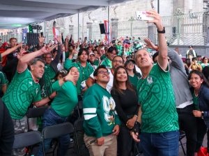Convive Pepe Chedraui con familias poblanas durante el encuentro de la Selecci&oacute;n Mexicana