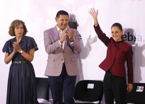 Claudia Sheinbaum refrenda en Puebla soberan&iacute;a, bienestar y resultados