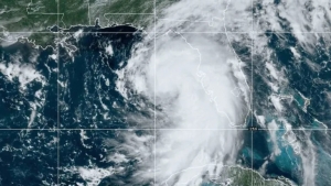 Florida Inicia Evacuaciones por Tormenta Tropical Debby que Puede Convertirse en Huracán