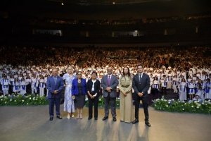 Lilia Cedillo apadrina graduaci&oacute;n de 368 m&eacute;dicos egresados de la BUAP