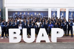 BUAP reconoce a sus atletas con la inauguraci&oacute;n de la Avenida de Campeones