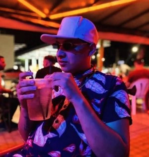 Famoso cantante asesina a tiros a un hombre en pleno festejo de la Copa Mundial 2026
