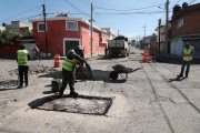 Gobierno de Pepe Chedraui fortalece la movilidad con bacheo en la colonia San Pedro