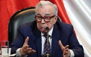 Rocha Moya dej&oacute; iniciativa para 'blindar' la informaci&oacute;n p&uacute;blica en Sinaloa antes de pedir licencia