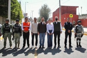 Entrega Pepe Chedraui rehabilitaci&oacute;n vial en unidad habitacional Fovissste San Roque