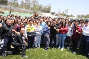 Campeones del boxeo mundial inspiran a estudiantes en la UDEP