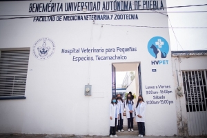 Inaugura Lilia Cedillo Hospital de Pequeñas Especies en la BUAP Tecamachalco