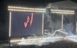 Dua Lipa cierra con amor su Radical Optimism Tour en el Estadio GNP; cant&oacute; "B&eacute;same mucho" de Consuelo Vel&aacute;zquez