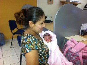 Suprema Corte cambi&oacute; la forma de registrar los apellidos en M&eacute;xico y ahora la madre podr&aacute; poner primero el suyo en el acta de nacimiento