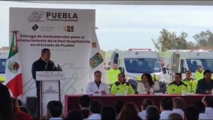 Sergio Salomón entrega 23 ambulancias a la Secretaría de Salud