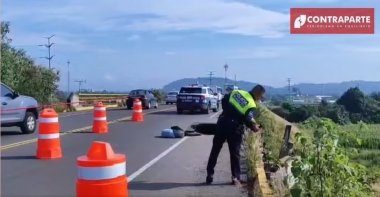 Tr&aacute;nsito paralizado: Enorme socav&oacute;n se abre en puente del bulevar Aeropuerto.