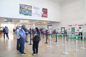 Ceniza del Popo obliga a nuevo cierre del aeropuerto de Puebla
