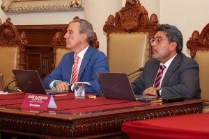 Avanza regulaci&oacute;n de concesiones de zonas de espera peatonal
