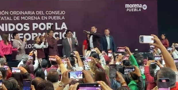 Ungen a Alejandro Armenta como candidato a gobernador de Morena en Puebla