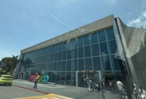 Alta afluencia en el Aeropuerto Internacional de Puebla por vacaciones y nuevas rutas de Volaris