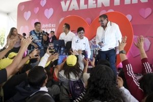 BUAP celebra el D&iacute;a del Amor y la Amistad con kerm&eacute;s y actividades deportivas