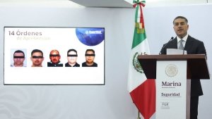 Conferencia de Omar García Harfuch sobre huachicol en la Secretaría de Marina.