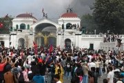¿Qué desató las mortales protestas en Nepal que terminaron con la renuncia del primer ministro?