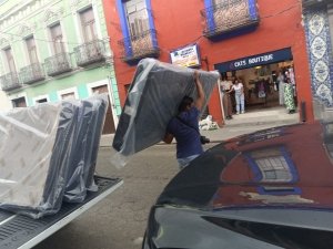 Contin&uacute;a gobierno Pepe Chedraui con la entrega de enseres a personas damnificadas
