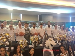 Presentan al plantel de Lobos Puebla