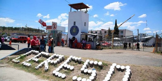 Destruyen más de 100 cuartos VIP en penal de San Miguel de Puebla