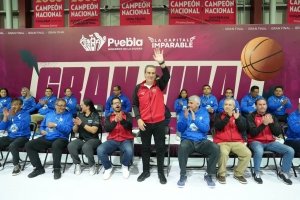 Acompa&ntilde;a Pepe Chedraui a j&oacute;venes basquetbolistas en la final estatal de la Liga Telmex-Telcel 2026
