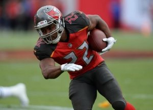 Exjugador de NFL Doug Martin muri&oacute; tras enfrentarse a polic&iacute;as durante una detenci&oacute;n