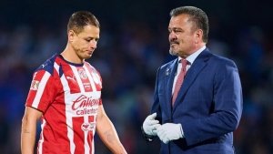Carlos Hermosillo &#039;revienta&#039; a Chicharito por no haberse retirado del futbol y seguir de influencer