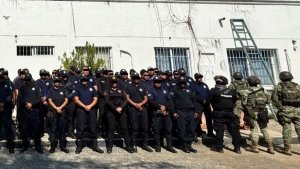 Ni credencial tenían: capturan a 98 policías municipales de Tonalá, Chiapas, por usurpación de funciones